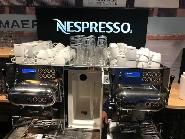 Nespresso - aguila 420 pro- koffiemachine - afbeelding 10 van  12