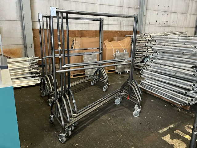 Nestelbaar mobiel kledingrek (4x) - afbeelding 1 van  3