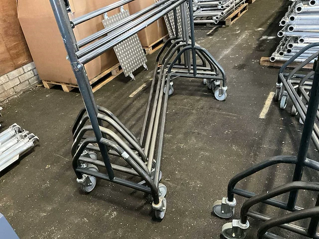 Nestelbaar mobiel kledingrek (4x) - afbeelding 2 van  2