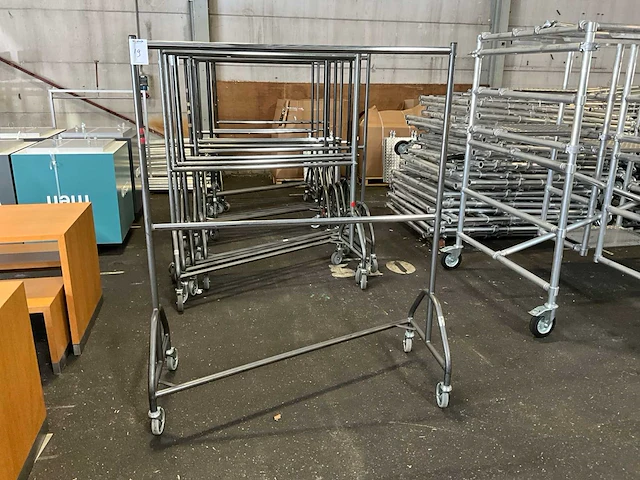 Nestelbaar mobiel kledingrek (5x) - afbeelding 1 van  4