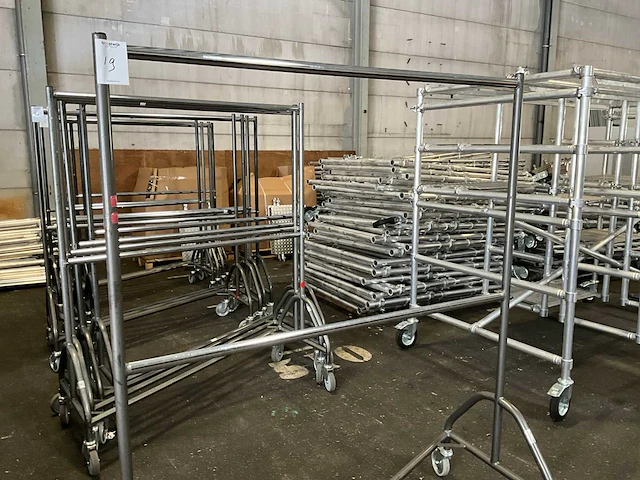 Nestelbaar mobiel kledingrek (5x) - afbeelding 3 van  4