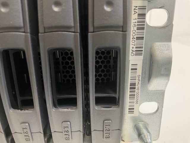 Netapp (naj-1001) 23x 1.2 tb seagate (st1200mm0018) - 1x 1.2 tb hgst (huc101812cs4204) disk array enclosure storage - afbeelding 4 van  12