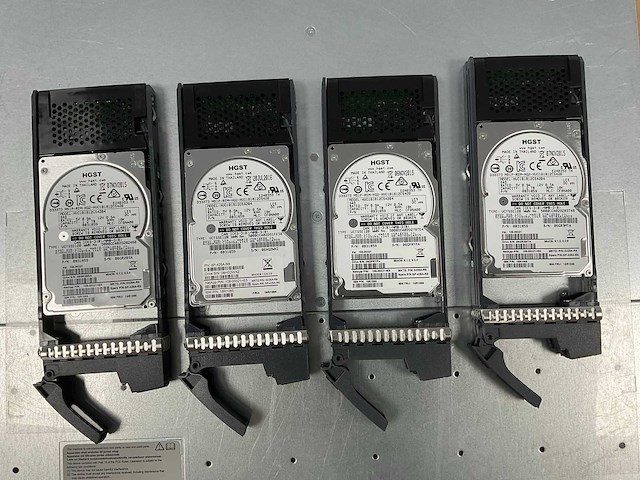 Netapp (naj-1001) 3x 1.2 tb seagate (st1200mm0018) - 21x 1.2 tb hgst (huc101812cs4204) disk array enclosure storage - afbeelding 4 van  12