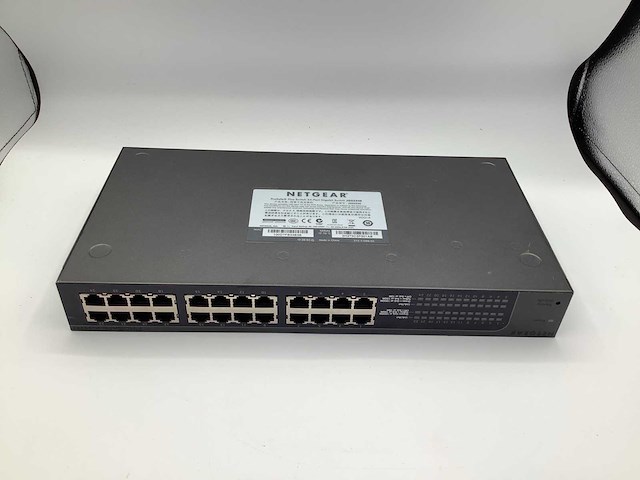 Netgear jgs524e prosafe plus switch 24-port gigabit switch - afbeelding 2 van  6