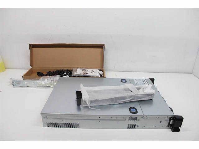 Netgear ready nas 4312x e3-1245v5 ethernet lan rack (2u) zwart nas - afbeelding 5 van  5