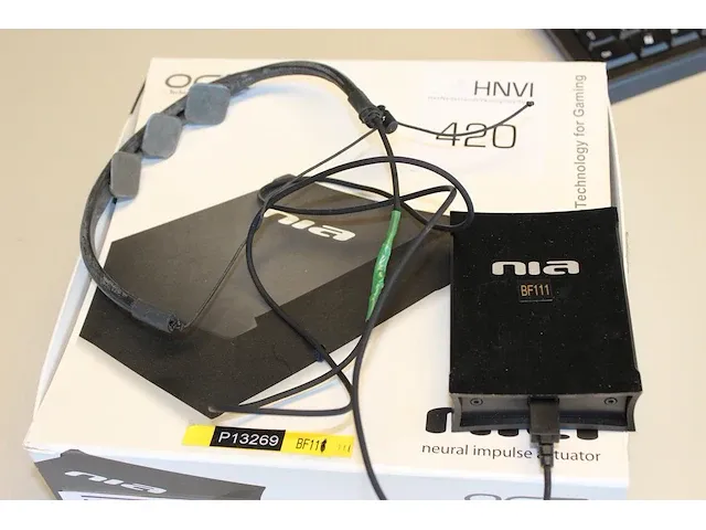 Neural impulse actuator ocz technology communicatiesysteem nia zonder handleiding. - afbeelding 1 van  2