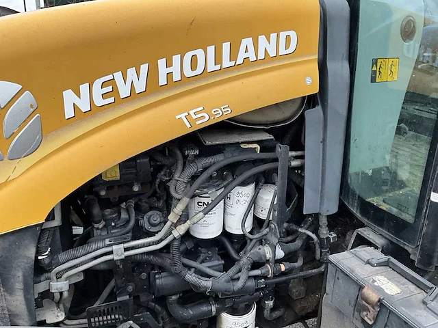 New holland - t5.95 - land- en bosbouwtrekker - afbeelding 11 van  15