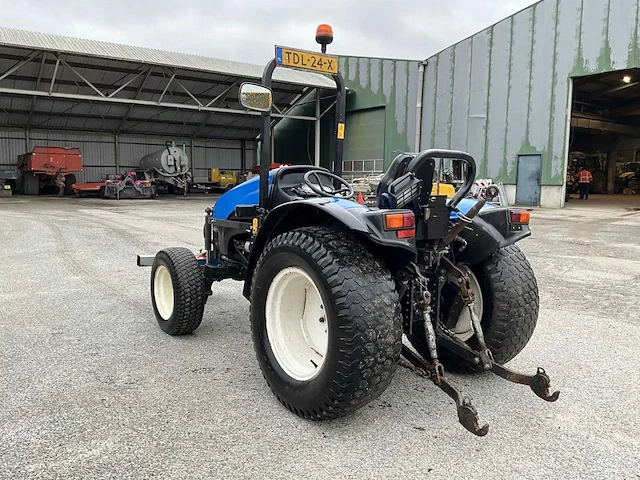 New holland - tce55 - land- en bosbouwtrekker - afbeelding 15 van  15