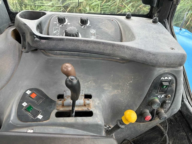 New holland - ts90 - 4-wheel drive tractor - 1998 - afbeelding 4 van  40