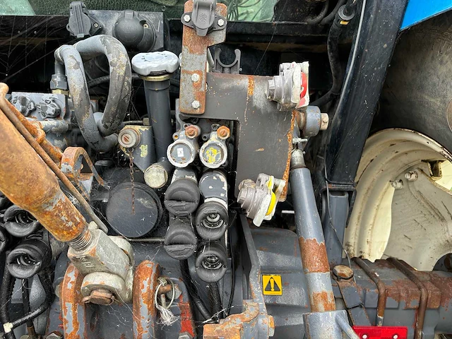 New holland - ts90 - 4-wheel drive tractor - 1998 - afbeelding 9 van  40