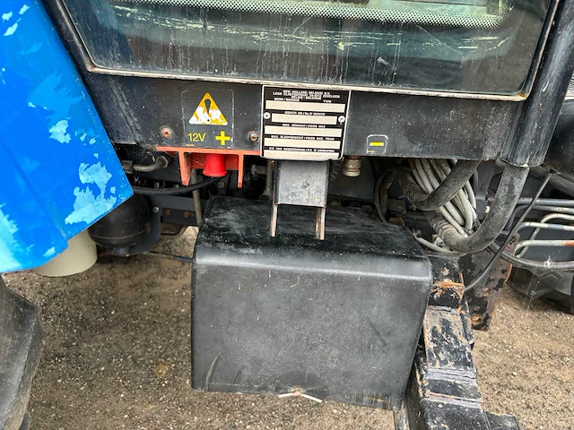 New holland - ts90 - 4-wheel drive tractor - 1998 - afbeelding 10 van  40
