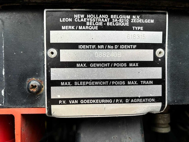 New holland - ts90 - 4-wheel drive tractor - 1998 - afbeelding 15 van  40