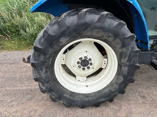 New holland - ts90 - 4-wheel drive tractor - 1998 - afbeelding 18 van  40