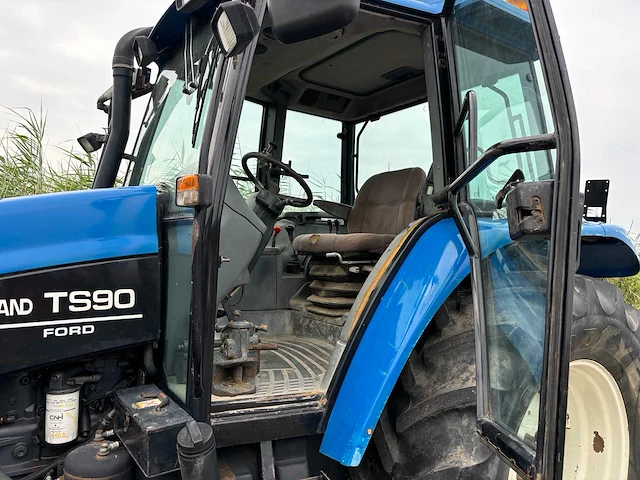 New holland - ts90 - 4-wheel drive tractor - 1998 - afbeelding 22 van  40