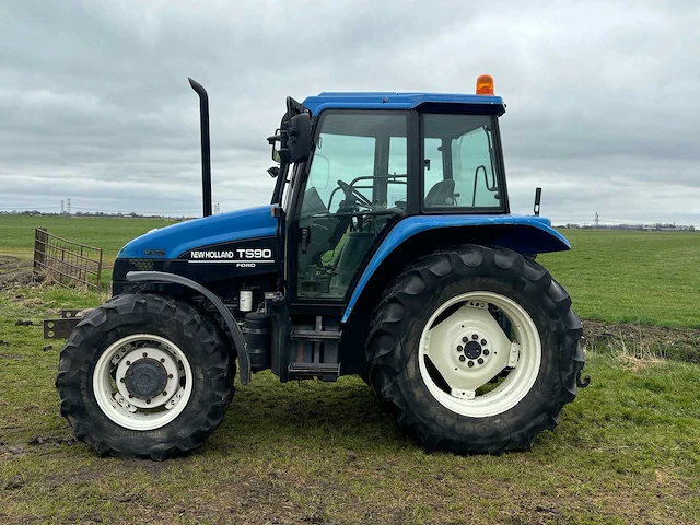 New holland - ts90 - 4-wheel drive tractor - 1998 - afbeelding 12 van  40