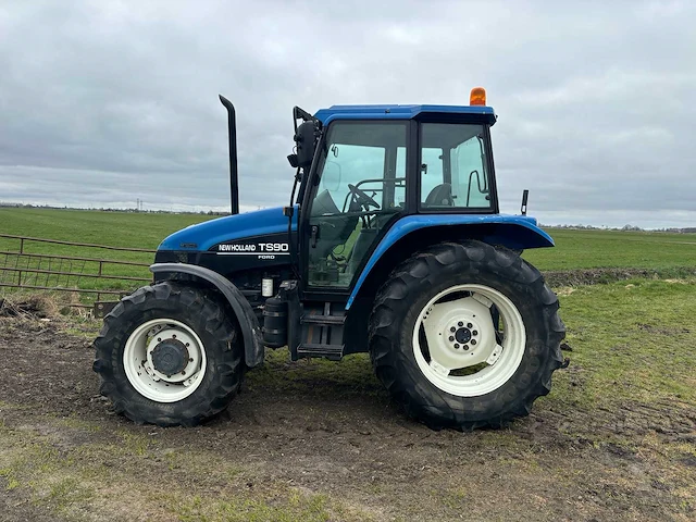 New holland - ts90 - 4-wheel drive tractor - 1998 - afbeelding 23 van  40