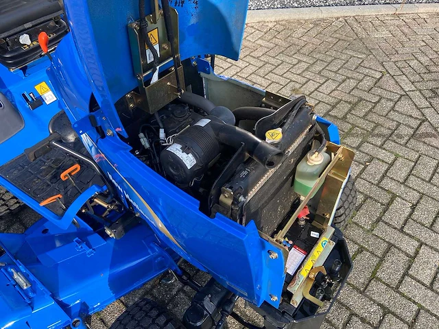 New holland - tz24d - mini tractor met maaidek - 2008 - afbeelding 5 van  24