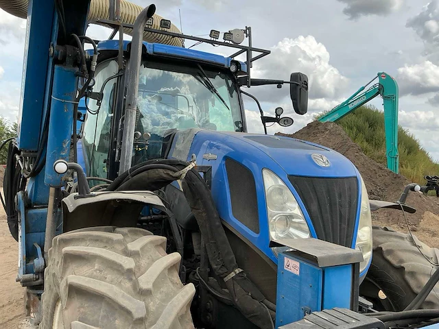 New holland 2014 t7.235 vierwielaangedreven landbouwtractor - afbeelding 14 van  95