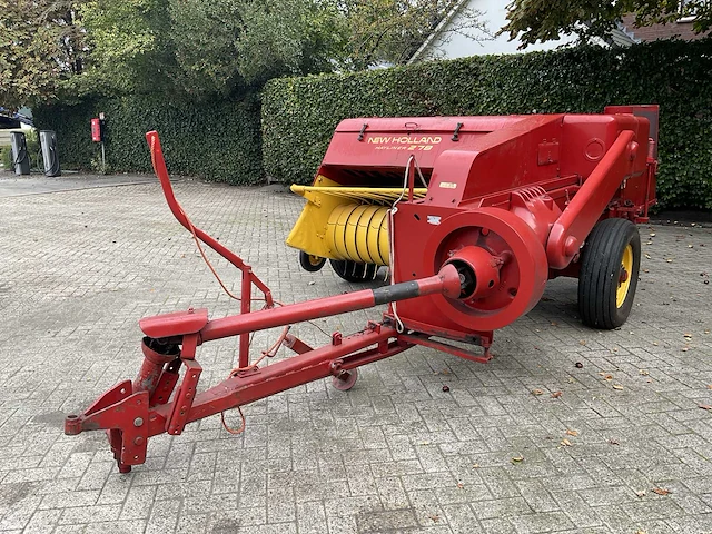New holland 278 vierkante balenpers - afbeelding 1 van  14