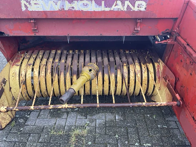 New holland 376 kleine balen pers - afbeelding 7 van  19