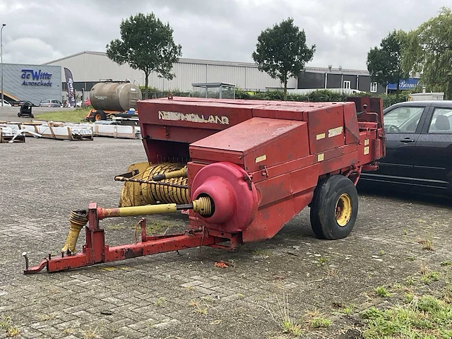 New holland 376 kleine balen pers - afbeelding 1 van  19