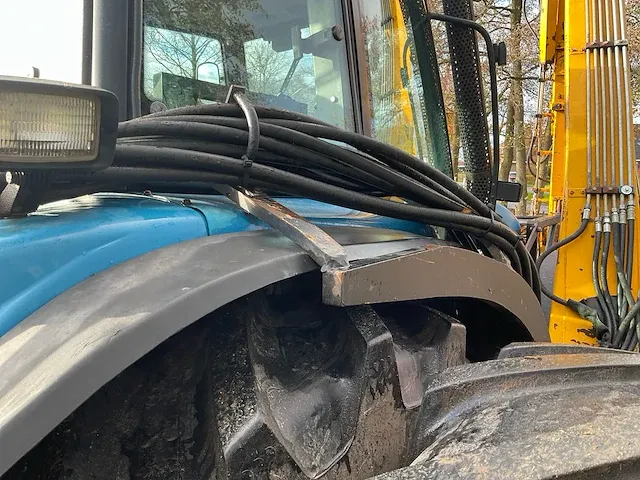 New holland 8160 range command vierwielaangedreven landbouwtractor - afbeelding 27 van  64