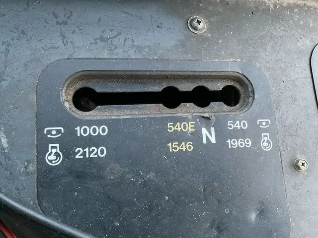 New holland 8160 range command vierwielaangedreven landbouwtractor - afbeelding 51 van  64