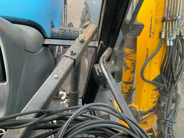 New holland 8160 range command vierwielaangedreven landbouwtractor - afbeelding 54 van  64