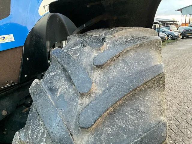 New holland t 7550 vierwielaangedreven landbouwtractor - afbeelding 14 van  37