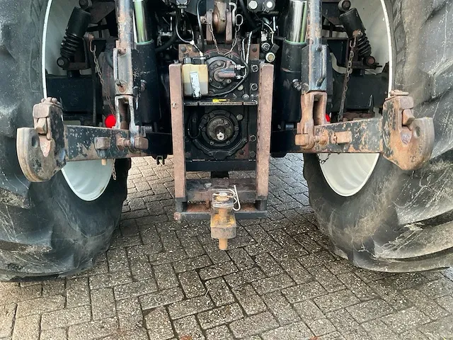 New holland t 7550 vierwielaangedreven landbouwtractor - afbeelding 17 van  37