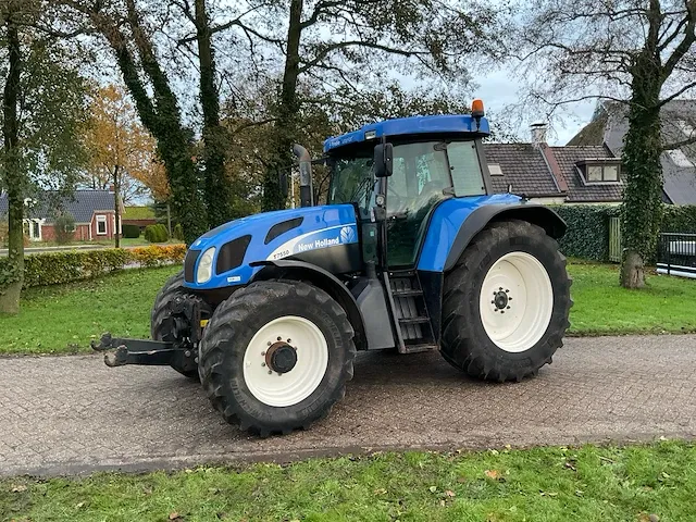 New holland t 7550 vierwielaangedreven landbouwtractor - afbeelding 1 van  37