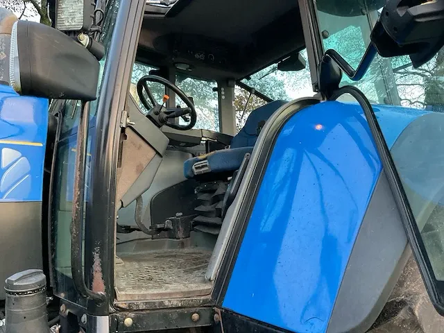 New holland t 7550 vierwielaangedreven landbouwtractor - afbeelding 26 van  37