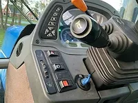 New holland t 7550 vierwielaangedreven landbouwtractor - afbeelding 33 van  37