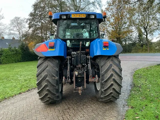New holland t 7550 vierwielaangedreven landbouwtractor - afbeelding 4 van  37