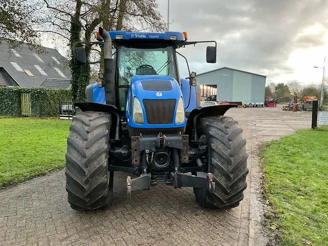 New holland t 7550 vierwielaangedreven landbouwtractor - afbeelding 8 van  37