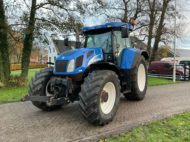 New holland t 7550 vierwielaangedreven landbouwtractor - afbeelding 9 van  37