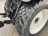 New holland t4.85f vierwielaangedreven landbouwtractor - afbeelding 10 van  44
