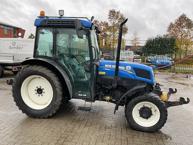 New holland t4.85f vierwielaangedreven landbouwtractor - afbeelding 11 van  44