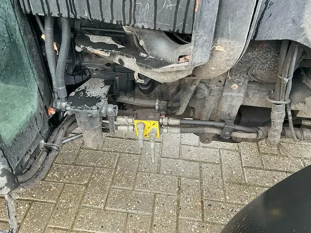 New holland t4.85f vierwielaangedreven landbouwtractor - afbeelding 13 van  44