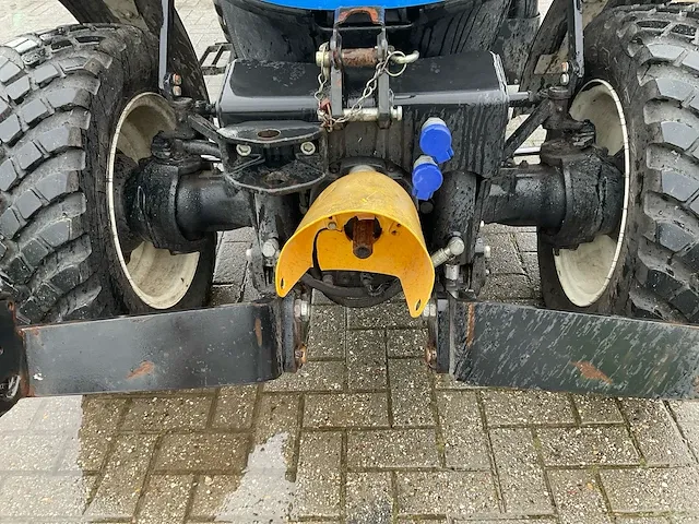 New holland t4.85f vierwielaangedreven landbouwtractor - afbeelding 15 van  44