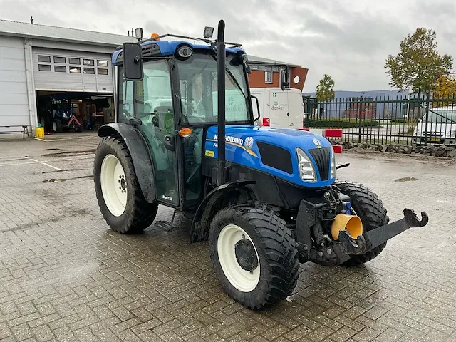 New holland t4.85f vierwielaangedreven landbouwtractor - afbeelding 12 van  44