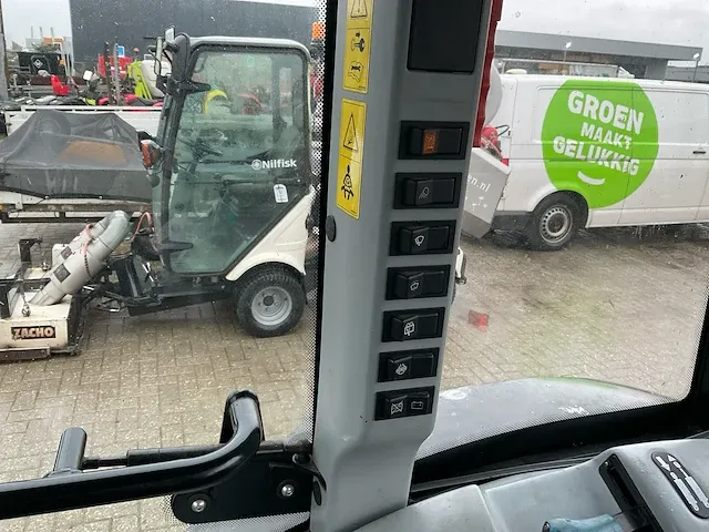 New holland t4.85f vierwielaangedreven landbouwtractor - afbeelding 29 van  44