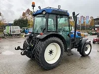 New holland t4.85f vierwielaangedreven landbouwtractor - afbeelding 23 van  44