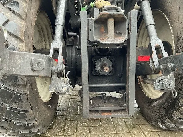 New holland t4.85f vierwielaangedreven landbouwtractor - afbeelding 43 van  44