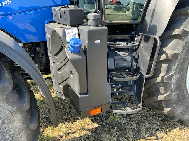 New holland t6.145 vierwielaangedreven landbouwtractor - afbeelding 2 van  56