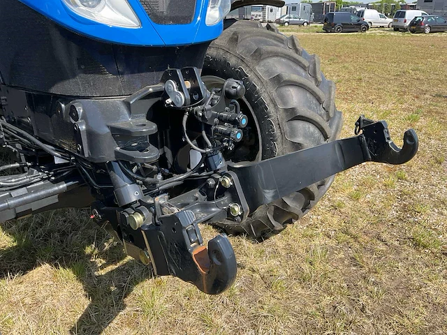 New holland t6.145 vierwielaangedreven landbouwtractor - afbeelding 7 van  56