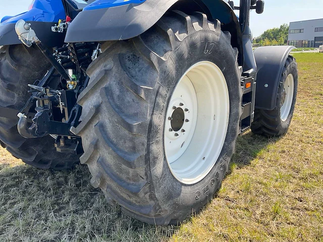 New holland t6.145 vierwielaangedreven landbouwtractor - afbeelding 13 van  56