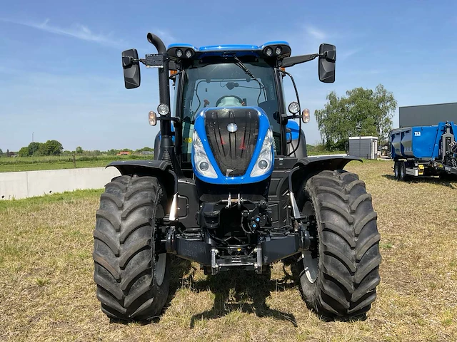 New holland t6.145 vierwielaangedreven landbouwtractor - afbeelding 12 van  56