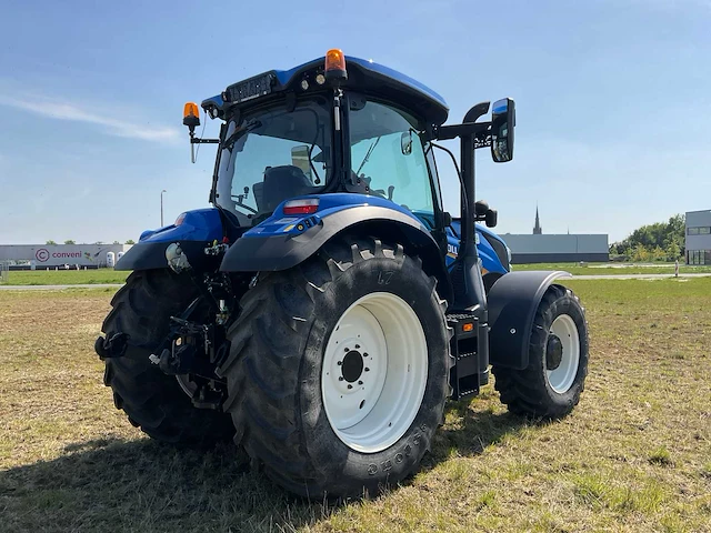 New holland t6.145 vierwielaangedreven landbouwtractor - afbeelding 45 van  56