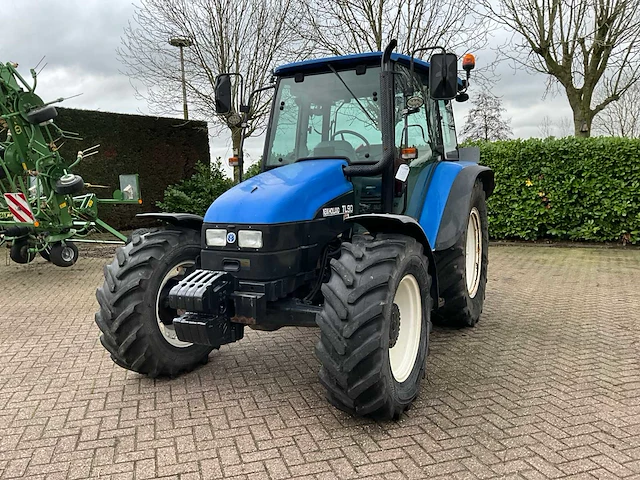 New holland tl90 vierwielaangedreven landbouwtractor - afbeelding 1 van  32